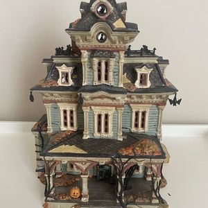 Department 56 Halloween The Original Grimsly Manor Snow Village house 1999